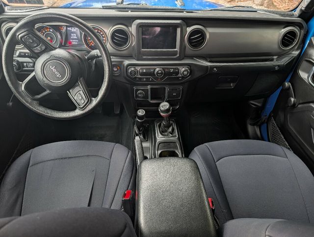 2022 Jeep Gladiator SIX SPEED STICK SHIFT - 22944775 - 19