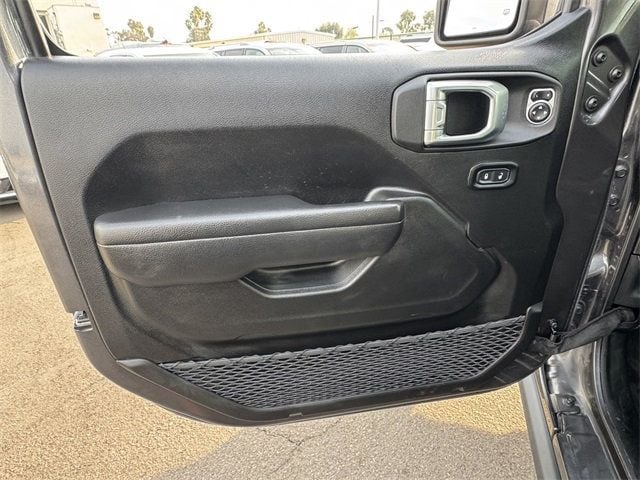 2022 Jeep Gladiator Sport - 22756696 - 24