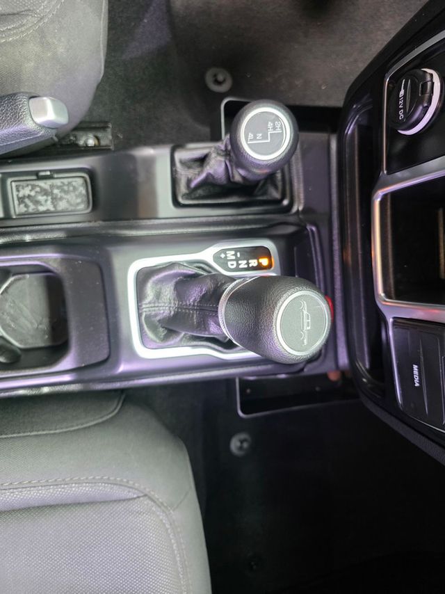 2022 Jeep Gladiator Sport - 22974402 - 20