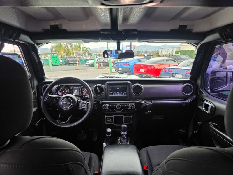 2022 Jeep Gladiator Sport - 22974402 - 21