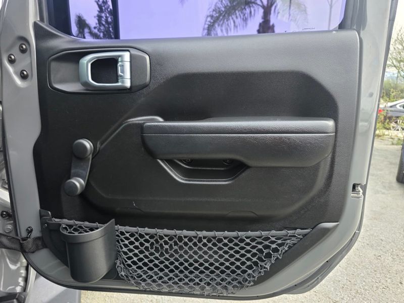 2022 Jeep Gladiator Sport - 22974402 - 24