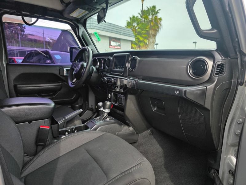 2022 Jeep Gladiator Sport - 22974402 - 25