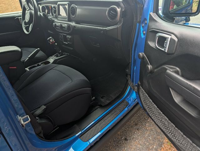 2022 Jeep Gladiator Willys Sport 4x4 - 22944775 - 23