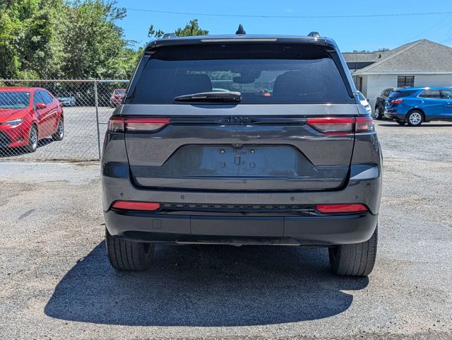 2022 Jeep Grand Cherokee Altitude's photo