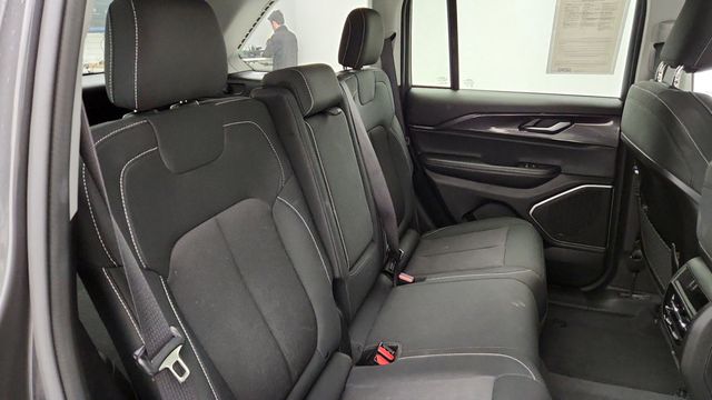 2022 Jeep Grand Cherokee Laredo 4x2 - 22946742 - 11