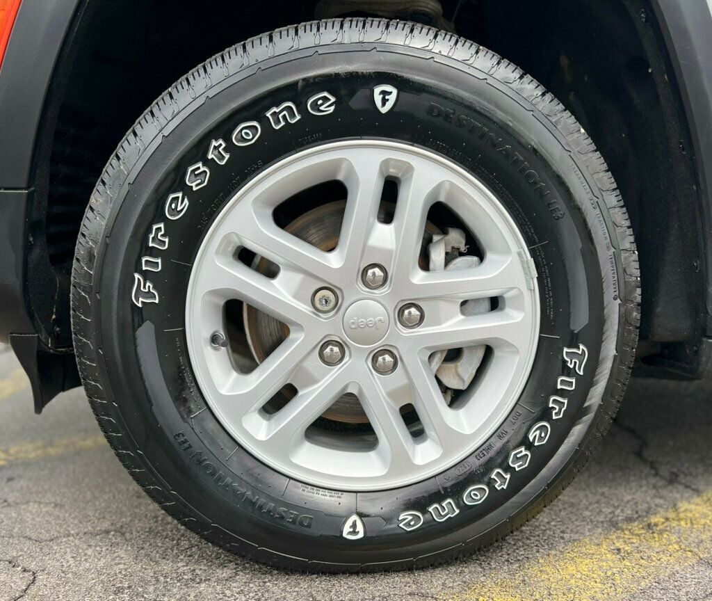 2022 Jeep Grand Cherokee Laredo 4x4 - 22844069 - 30