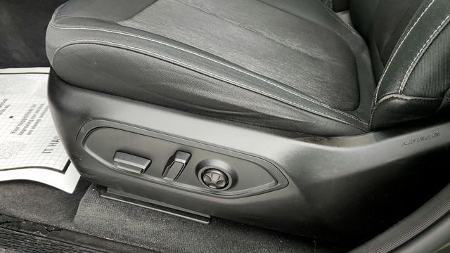 2022 Jeep Grand Cherokee Laredo with Luxury Tech Group I - 22946742 - 9