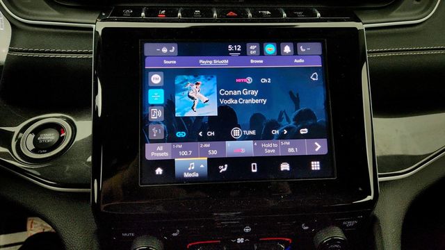 2022 Jeep Grand Cherokee Laredo with Luxury Tech Group I - 22946742 - 14