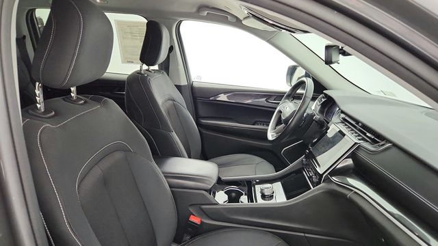 2022 Jeep Grand Cherokee Laredo with Luxury Tech Group I - 22946742 - 21