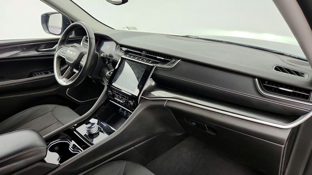 2022 Jeep Grand Cherokee Laredo with Luxury Tech Group I - 22946742 - 22