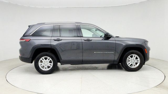 2022 Jeep Grand Cherokee Laredo with Luxury Tech Group I - 22946742 - 3