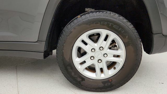 2022 Jeep Grand Cherokee Laredo with Luxury Tech Group I - 22946742 - 8