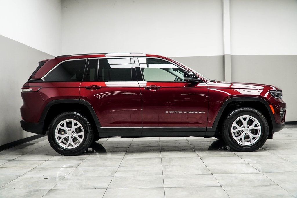 2022 Jeep Grand Cherokee Limited photo 3