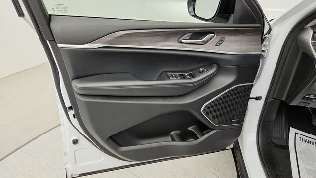 2022 Jeep Grand Cherokee Limited 4x4 w/ 10.1'' Touch Nav. & Dual-Pane Panoramic Sunroof - 22947396 - 10