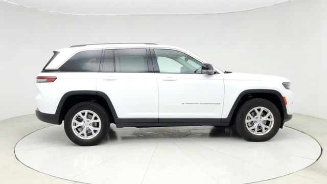 2022 Jeep Grand Cherokee Limited 4x4 w/ 10.1'' Touch Nav. & Dual-Pane Panoramic Sunroof - 22947396 - 3
