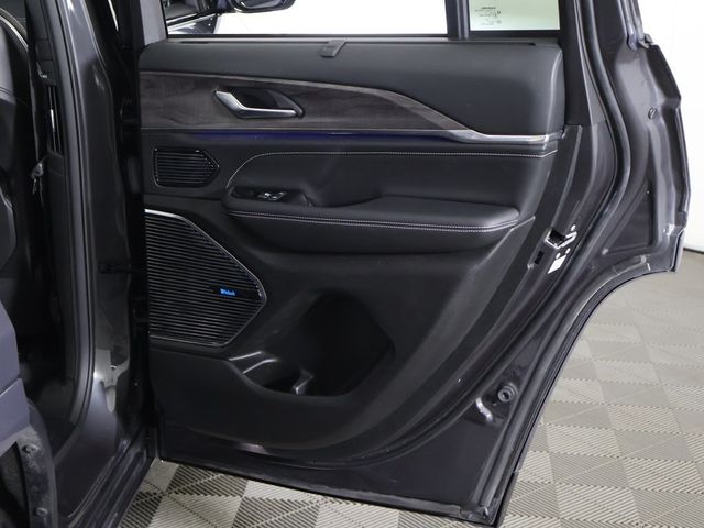 2022 Jeep Grand Cherokee Overland 4x4 - 22946655 - 31