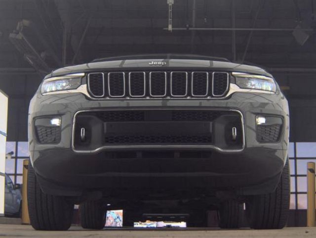 2022 Jeep Grand Cherokee Overland 4x4 - 22946655 - 3