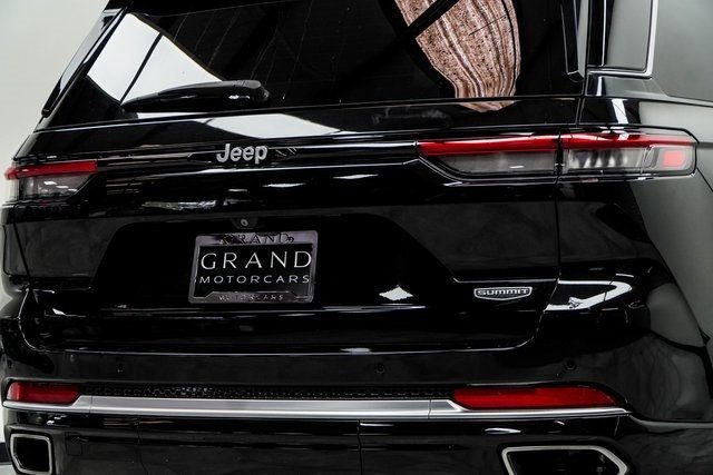 2022 Jeep Grand Cherokee Summit photo 11
