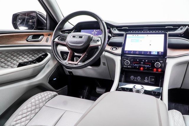 2022 Jeep Grand Cherokee Summit photo 17