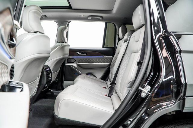 2022 Jeep Grand Cherokee Summit photo 40