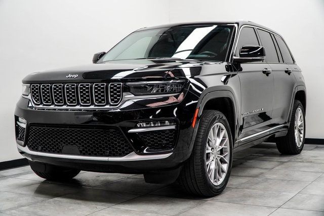 2022 Jeep Grand Cherokee Summit photo 4