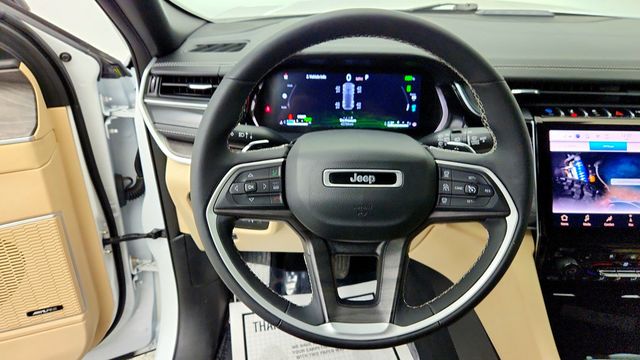 2022 Jeep Grand Cherokee 4xe 4x4 w/ Luxury Tech Group II - 23087197 - 13