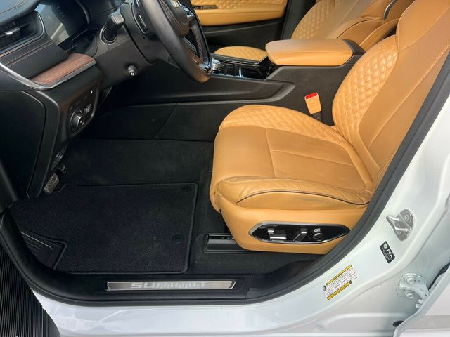 2022 Jeep Grand Cherokee 4xe Grand Cherokee Summit 4x4 $79,600 MSRP - 22986890 - 14