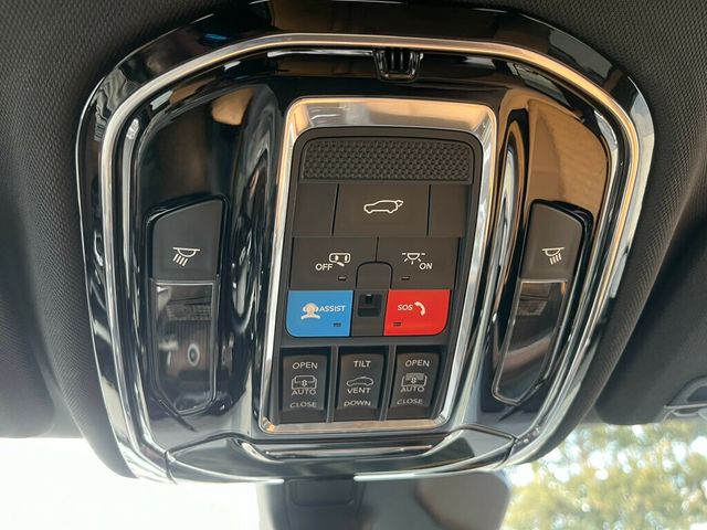 2022 Jeep Grand Cherokee 4xe Grand Cherokee Summit 4x4 $79,600 MSRP - 22986890 - 26