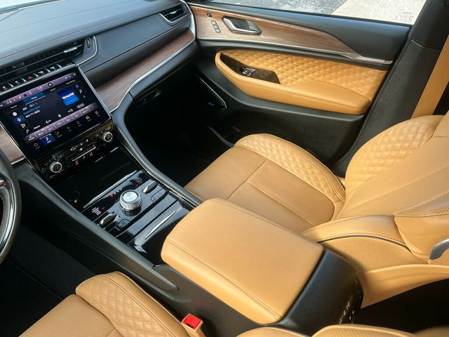 2022 Jeep Grand Cherokee 4xe Grand Cherokee Summit 4x4 $79,600 MSRP - 22986890 - 37