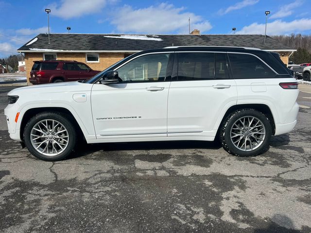 2022 Jeep Grand Cherokee 4xe Grand Cherokee Summit 4x4 $79,600 MSRP - 22986890 - 3