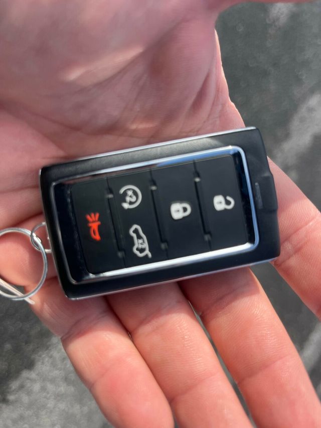 2022 Jeep Grand Cherokee 4xe Grand Cherokee Summit 4x4 $79,600 MSRP - 22986890 - 59