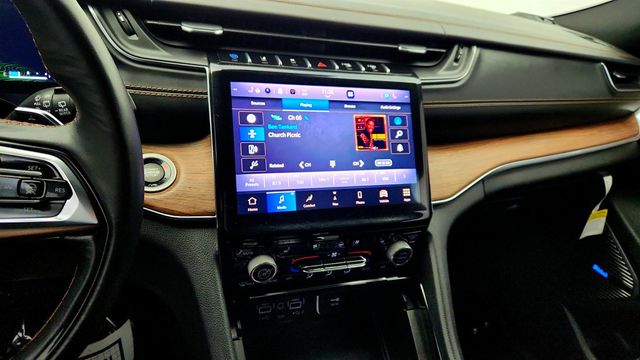 2022 Jeep Grand Cherokee 4xe Summit 4x4 with Advanced ProTech Group IV - 22959776 - 17