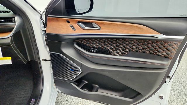 2022 Jeep Grand Cherokee 4xe Summit 4x4 with Advanced ProTech Group IV - 22959776 - 26