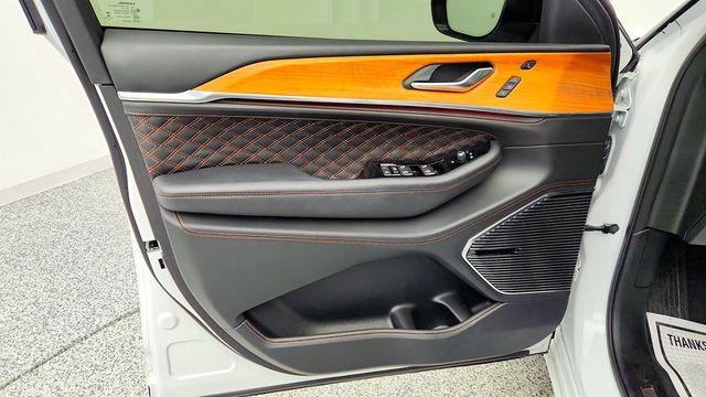 2022 Jeep Grand Cherokee 4xe Summit Reserve 4x4 with MOPAR Finishing Package & Luxury Tech V - 22967918 - 10