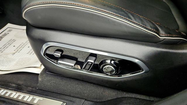 2022 Jeep Grand Cherokee 4xe Summit Reserve 4x4 with MOPAR Finishing Package & Luxury Tech V - 22967918 - 11