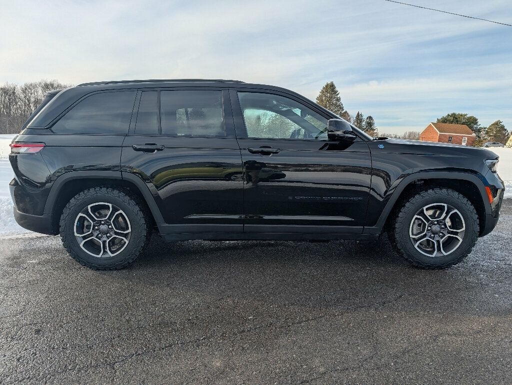 2022 Jeep Grand Cherokee 4xe TRAILHAWK MSRP $73,125  - 22976982 - 2