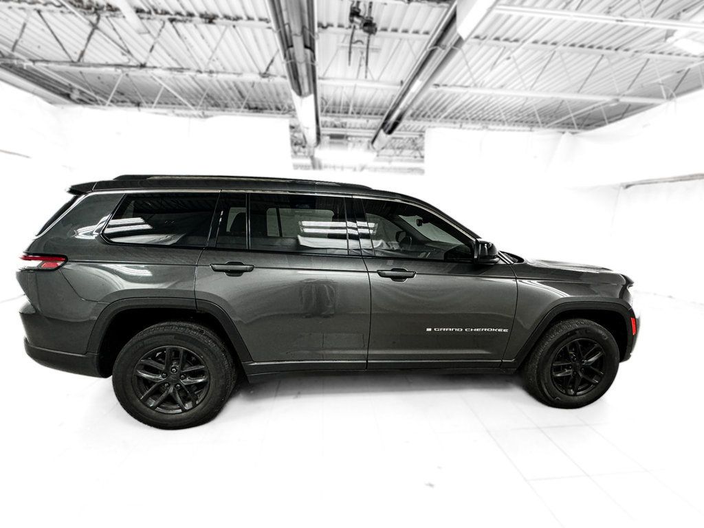 2022 Jeep Grand Cherokee Laredo photo 6