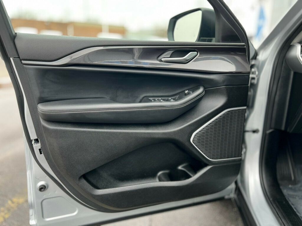 2022 Jeep Grand Cherokee L Laredo 4x4 - 22832744 - 13