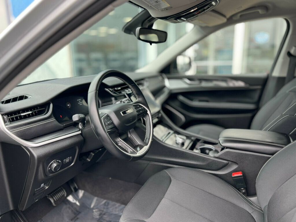 2022 Jeep Grand Cherokee L Laredo 4x4 - 22832744 - 14