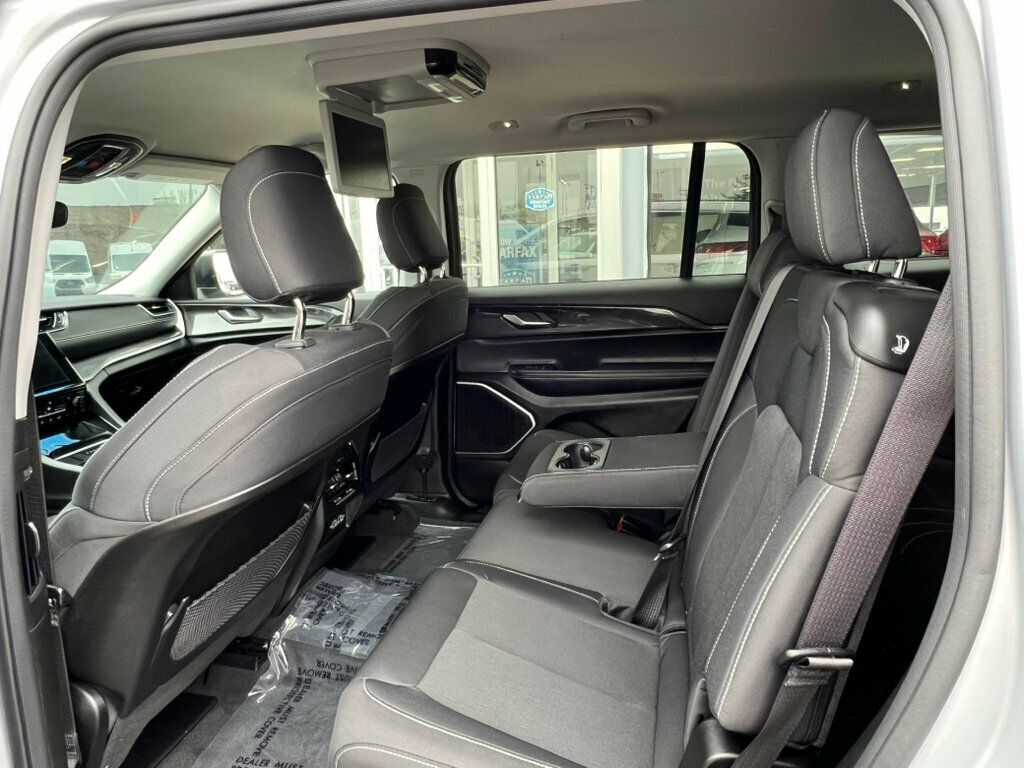 2022 Jeep Grand Cherokee L Laredo 4x4 - 22832744 - 20