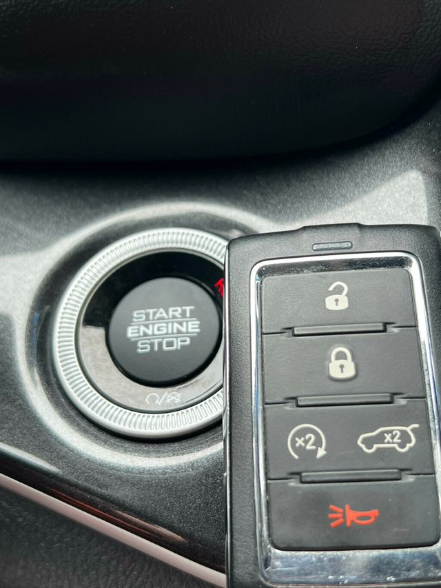 2022 Jeep Grand Cherokee L Laredo 4x4 - 22832744 - 28