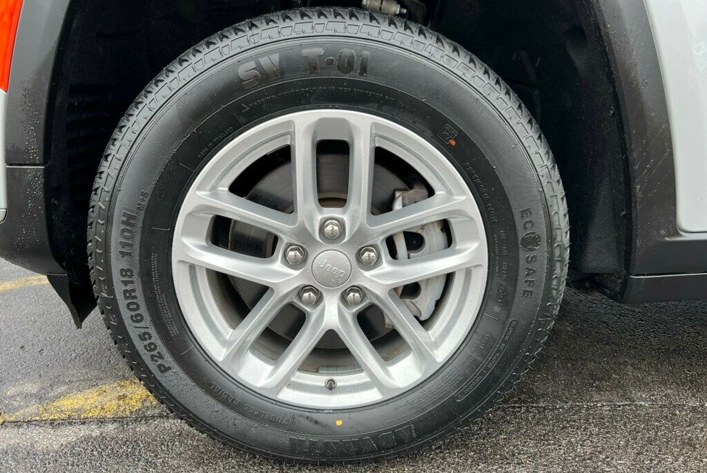 2022 Jeep Grand Cherokee L Laredo 4x4 - 22832744 - 34