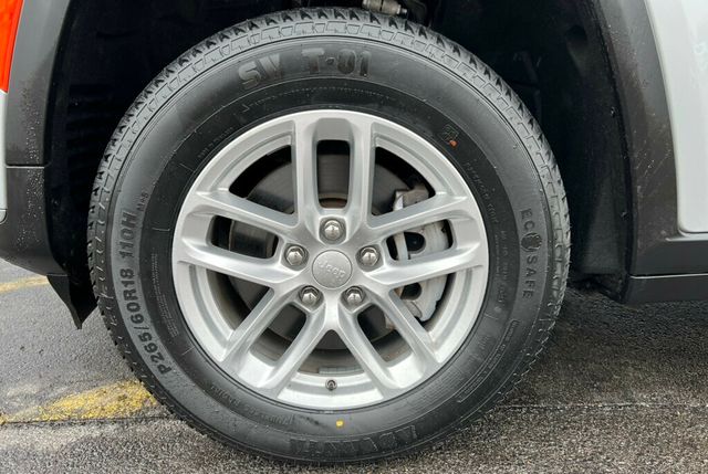 2022 Jeep Grand Cherokee L Laredo 4x4 - 22832744 - 34