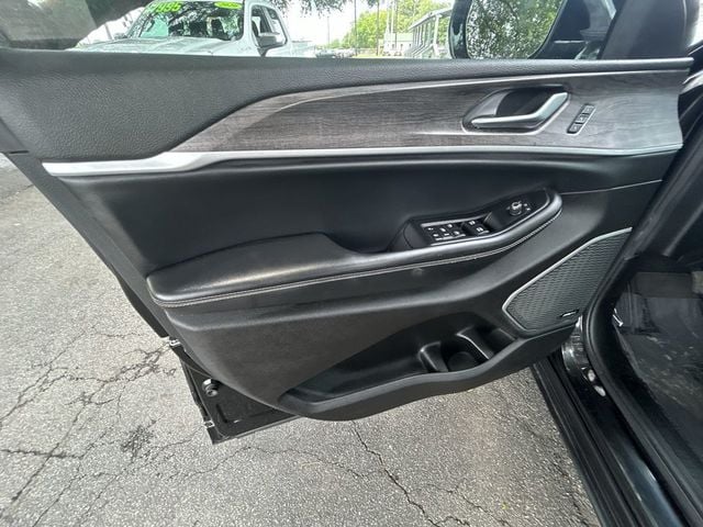 2022 Jeep Grand Cherokee L Limited 4x4 - 23026862 - 11