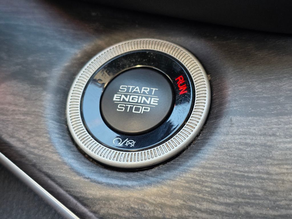 2022 Jeep Grand Cherokee L Limited 4x4 - 22998742 - 39