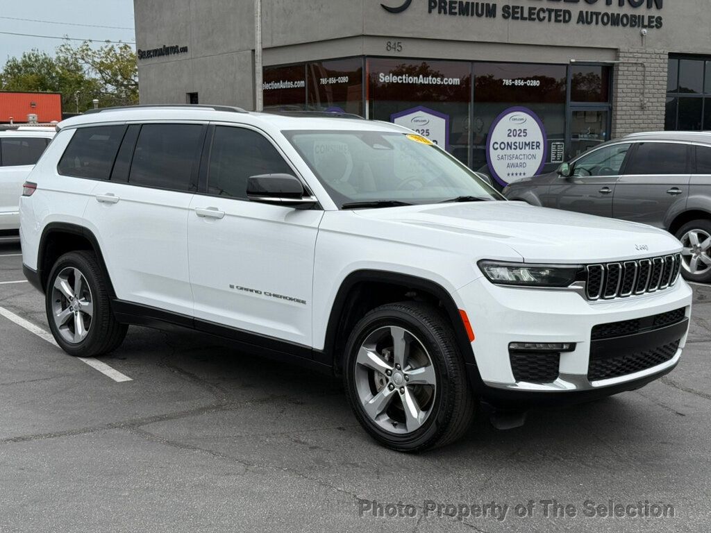 2022 Jeep Grand Cherokee Limited photo 2