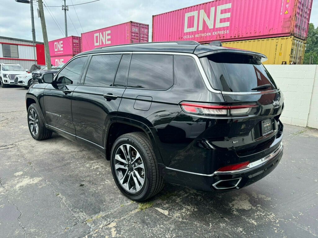 2022 Jeep Grand Cherokee Overland photo 2
