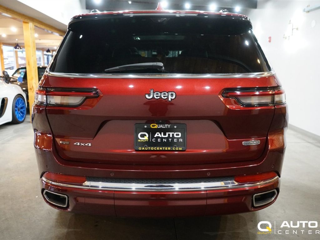 2022 Jeep Grand Cherokee Overland photo 3
