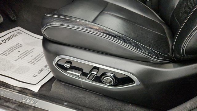 2022 Jeep Grand Cherokee L Overland 4x4 with Luxury Tech IV & Uconnect 5 10.1'' Navigation - 22948087 - 11