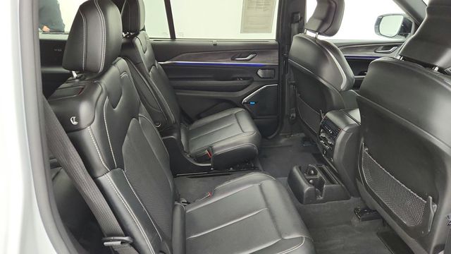 2022 Jeep Grand Cherokee L Overland 4x4 with Luxury Tech IV & Uconnect 5 10.1'' Navigation - 22948087 - 23